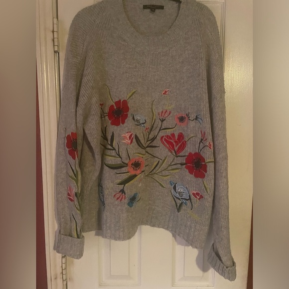 Embroidered sweater - Picture 1 of 5